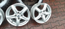 Laden Sie das Bild in den Galerie-Viewer, 1x Alufelge 15 Zoll 6.0&quot; 4x108 37 5ET KBA49043 Rim Wheel