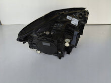 Laden Sie das Bild in den Galerie-Viewer, Frontscheinwerfer Mercedes-Benz W247 A2479062503 Links Scheinwerfer Headlight SCH8789904670vr