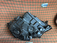 Load image into Gallery viewer, Frontscheinwerfer VW Multivan 90199400 Links Scheinwerfer Headlight SCH1549494956ly