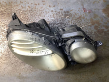 Laden Sie das Bild in den Galerie-Viewer, Frontscheinwerfer Mercedes-Benz W211 A2118709026 Rechts Scheinwerfer Headlight SCH4036691710cl