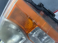 Laden Sie das Bild in den Galerie-Viewer, Frontscheinwerfer Land Rover III Discovery 957523 Links Scheinwerfer Headlight SCH9125086278ms