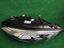 Laden Sie das Bild in den Galerie-Viewer, Frontscheinwerfer Mercedes-Benz A1779064803 Rechts Scheinwerfer Headlight SCH7944154705ll
