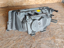 Laden Sie das Bild in den Galerie-Viewer, Frontscheinwerfer Mercedes-Benz 190 W201 2018200261 Rechts Headlight SCH3589325120rn
