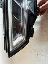 Laden Sie das Bild in den Galerie-Viewer, Frontscheinwerfer Audi A3 8V0941033C Links Scheinwerfer Headlight SCH7952587500dq