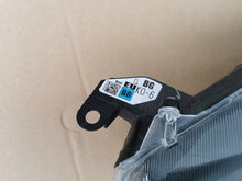 Load image into Gallery viewer, Frontscheinwerfer Toyota Yaris Links Scheinwerfer Headlight