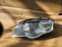 Load image into Gallery viewer, Frontscheinwerfer VW Passat 3C0941751G Xenon Links Scheinwerfer Headlight