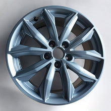 Load image into Gallery viewer, 1x Alufelge 17 Zoll 7.0&quot; 5x112 34ET Glanz Silber 80A601025 Audi Q5 Rim Wheel