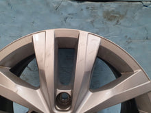 Laden Sie das Bild in den Galerie-Viewer, 1x Alufelge 16 Zoll 6.5" 5x120 51ET 7E0601025N VW Rim Wheel FEL9699478273je