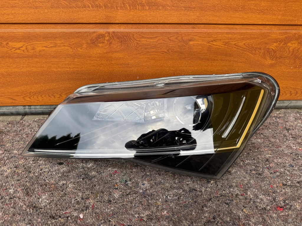 Frontscheinwerfer Skoda Superb III 3V1941015B Xenon Links Scheinwerfer Headlight