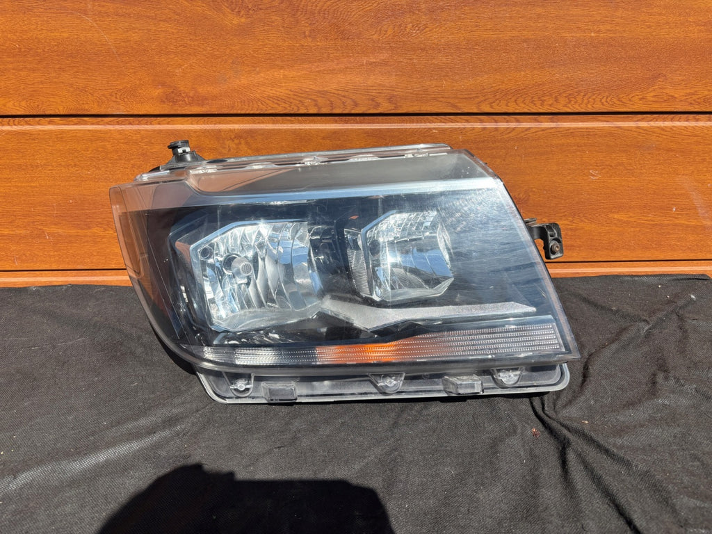 Frontscheinwerfer VW Crafter 7C1941006 Rechts Scheinwerfer Headlight SCH1543130885op