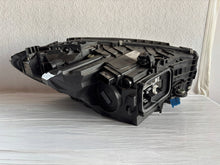 Laden Sie das Bild in den Galerie-Viewer, Frontscheinwerfer Mercedes-Benz A2069064703 LED Ein Stück (Rechts oder Links) SCH2339089254wb
