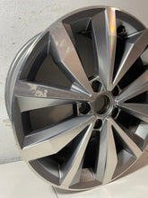 Load image into Gallery viewer, 1x Alufelge 17 Zoll 7.0" 5x112 45ET Glanz Silber 2GA601025B Mg T-Roc I Rim Wheel FEL1652978875ie