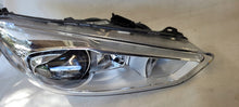 Load image into Gallery viewer, Frontscheinwerfer Ford Focus F1EB-13D154-AG Xenon Rechts Scheinwerfer Headlight