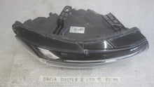 Laden Sie das Bild in den Galerie-Viewer, Frontscheinwerfer Dacia Duster 260107725R LED Rechts Scheinwerfer Headlight SCH7613719628in