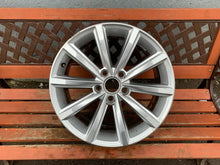 Load image into Gallery viewer, 1x Alufelge 17 Zoll 7.0&quot; 5x112 40ET Glanz Silber 3G0601025BP VW Passat B8