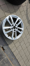 Load image into Gallery viewer, 1x Alufelge 17 Zoll 6.5&quot; 5x112 43ET Glanz Silber 8Y0601025L Audi A3 Rim Wheel