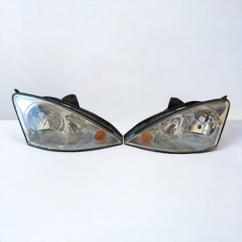 Frontscheinwerfer Ford Focus 2M51-13W030-BF 2M51-13W029-BF Ein Satz Headlight