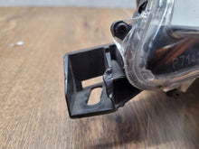 Laden Sie das Bild in den Galerie-Viewer, Frontscheinwerfer Citroën C-Crosser Ccrosser 16816885194 Xenon Rechts oder Links