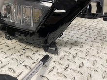 Laden Sie das Bild in den Galerie-Viewer, Frontscheinwerfer Skoda Kamiq 658941015 658941016 Ein Satz Headlight SCH2654681859yy