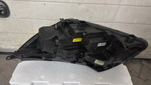 Laden Sie das Bild in den Galerie-Viewer, Frontscheinwerfer Kia Sorento Rechts Scheinwerfer Headlight SCH4719591890xu
