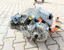 Laden Sie das Bild in den Galerie-Viewer, Motor Mercedes-Benz Eqb X243 A2433408902 17TKm 2023 Elektro Engine Unkomplett