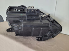 Laden Sie das Bild in den Galerie-Viewer, Frontscheinwerfer Mercedes-Benz W246 A2479067001 Rechts Scheinwerfer Headlight SCH7675997497uc