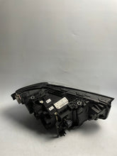 Laden Sie das Bild in den Galerie-Viewer, Frontscheinwerfer BMW G31 G30 5A388C7-04 LED Ein Stück (Rechts oder Links) SCH4632043915ws