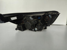 Laden Sie das Bild in den Galerie-Viewer, Frontscheinwerfer Kia Stonic 92101-H8 Links Scheinwerfer Headlight