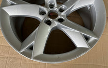 Laden Sie das Bild in den Galerie-Viewer, 1x Alufelge 19 Zoll 8.5" 5x112 32ET Glanz Silber 8T0601025F Audi A4 B8 Rim Wheel FEL2675640949js