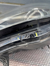 Laden Sie das Bild in den Galerie-Viewer, Frontscheinwerfer Seat Eos 1Q1941751C Xenon Links Scheinwerfer Headlight