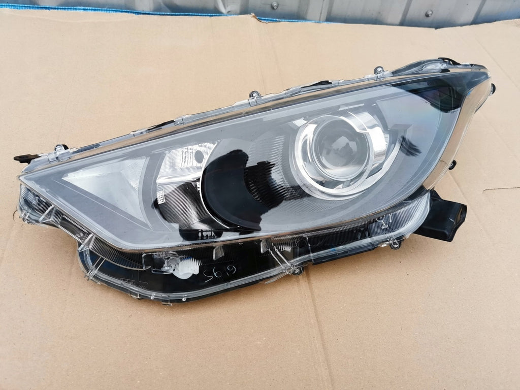 Frontscheinwerfer Toyota Yaris Links Scheinwerfer Headlight