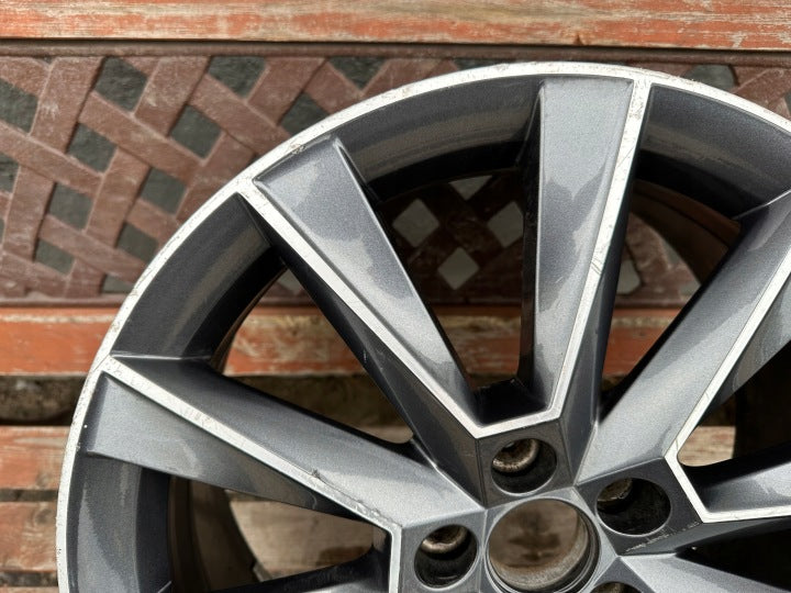 1x Alufelge 17 Zoll 7.0" 5x100 46ET Glanz Graphit 5JJ601025J Mg Fabia Rapid FEL2382911909ar