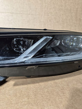 Load image into Gallery viewer, Frontscheinwerfer Skoda Octavia IV 5E4941015A Full LED Links Headlight SCH5163212447gy