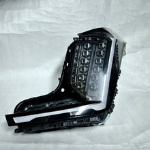 Laden Sie das Bild in den Galerie-Viewer, Frontscheinwerfer Kia 92101D0130 Links Scheinwerfer Headlight