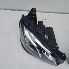Load image into Gallery viewer, Frontscheinwerfer Mercedes-Benz W213 A2139064004 LED Rechts oder Links SCH9885965887iv