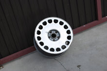 Load image into Gallery viewer, 1x Alufelge 16 Zoll 7.5&quot; 5x112 4D0601025S Audi A8 Rim Wheel