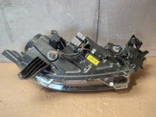 Laden Sie das Bild in den Galerie-Viewer, Frontscheinwerfer Mitsubishi Outlander III ECM921-21C10 Links Headlight SCH8283451988id