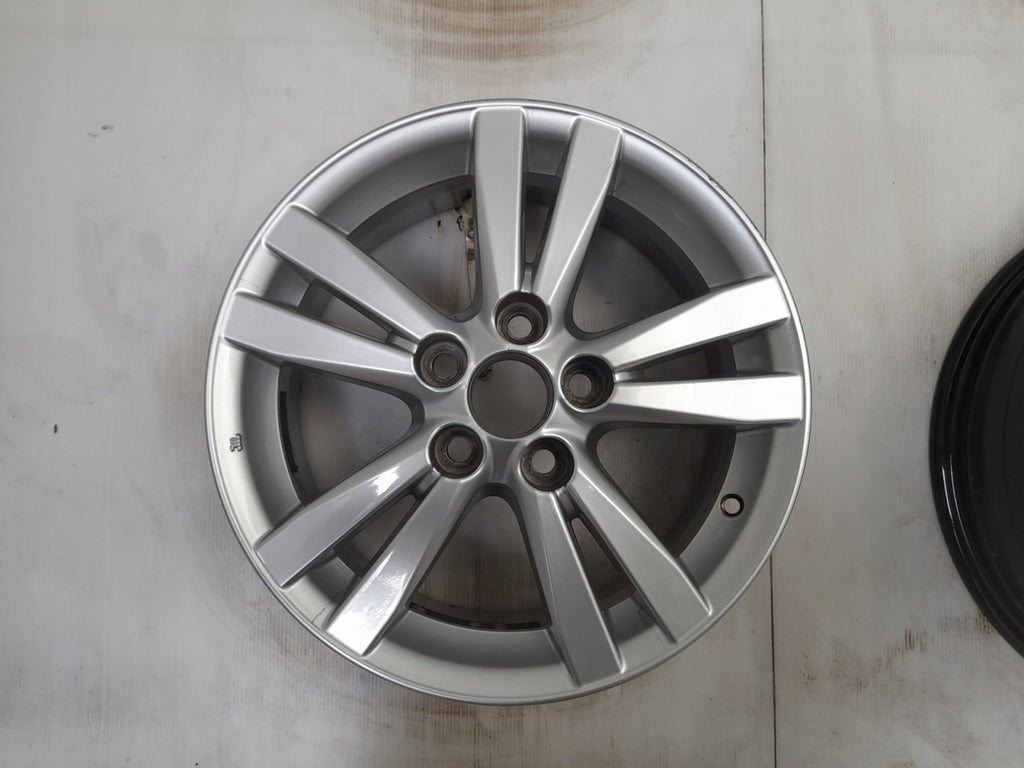1x Alufelge 16 Zoll 6.5" 5x114.3 39ET Glanz Silber 42611-05330 Toyota I FEL6206579216rg