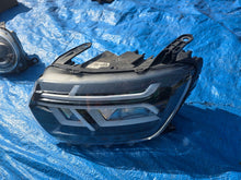 Laden Sie das Bild in den Galerie-Viewer, Frontscheinwerfer Dacia Duster 260602465R Full LED Links Scheinwerfer Headlight