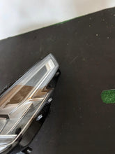 Load image into Gallery viewer, Frontscheinwerfer Audi A4 B9 8W0941034 LED Rechts Scheinwerfer Headlight