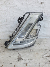 Laden Sie das Bild in den Galerie-Viewer, Frontscheinwerfer Volvo 24056511 LED Links Scheinwerfer Headlight SCH3642359318ln