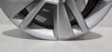 Laden Sie das Bild in den Galerie-Viewer, 1x Alufelge 17 Zoll 7.0&quot; 5x112 45ET 57A601025K Skoda Kamiq Rim Wheel