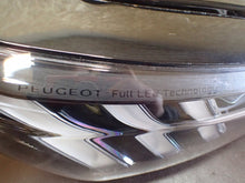 Laden Sie das Bild in den Galerie-Viewer, Frontscheinwerfer Peugeot 2008 II 9823193480 Ein Stück (Rechts oder Links)