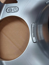 Load image into Gallery viewer, 1x Alufelge 17 Zoll Alfa Romeo Giulietta Rim Wheel FEL1874806189ug