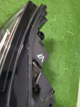 Laden Sie das Bild in den Galerie-Viewer, Frontscheinwerfer Audi A6 C8 4K0941039 Full LED Links Scheinwerfer Headlight