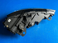 Laden Sie das Bild in den Galerie-Viewer, Frontscheinwerfer Audi A3 8V0941005 90104556 Xenon Rechts Scheinwerfer Headlight