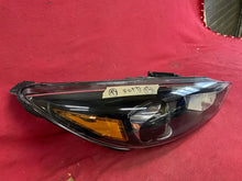 Laden Sie das Bild in den Galerie-Viewer, Frontscheinwerfer Ford Focus F1EB-13D154-EF Xenon Rechts Scheinwerfer Headlight SCH9266399957da