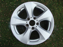 Laden Sie das Bild in den Galerie-Viewer, 1x Alufelge 17 Zoll 7.5" 5x120 6850938 BMW F10 Rim Wheel FEL1642881383kq