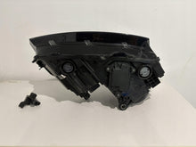 Laden Sie das Bild in den Galerie-Viewer, Frontscheinwerfer Skoda Scala 657941015 657941016 Ein Satz Headlight SCH9262067160pi