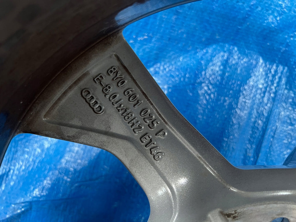 1x Alufelge 18 Zoll 8.0" 5x112 8Y0601025P Audi A3 Rim Wheel FEL9646631333hr